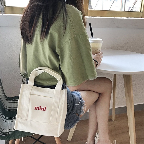 Vintage Embroidered canvas crossbody bag -SOLD - Picture 4 of 10